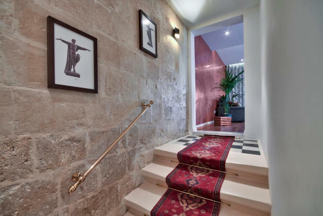 U Collection - A Luxury Collection Suites, Валета Екстериор снимка