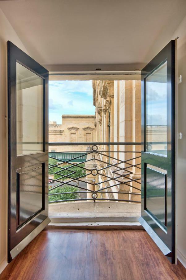 U Collection - A Luxury Collection Suites, Валета Екстериор снимка
