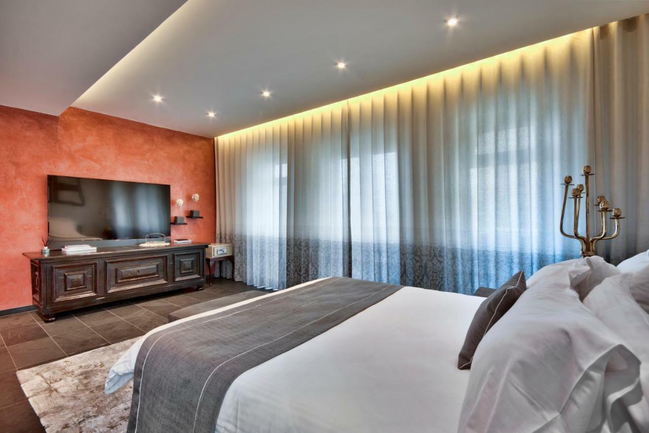 U Collection - A Luxury Collection Suites, Валета Екстериор снимка