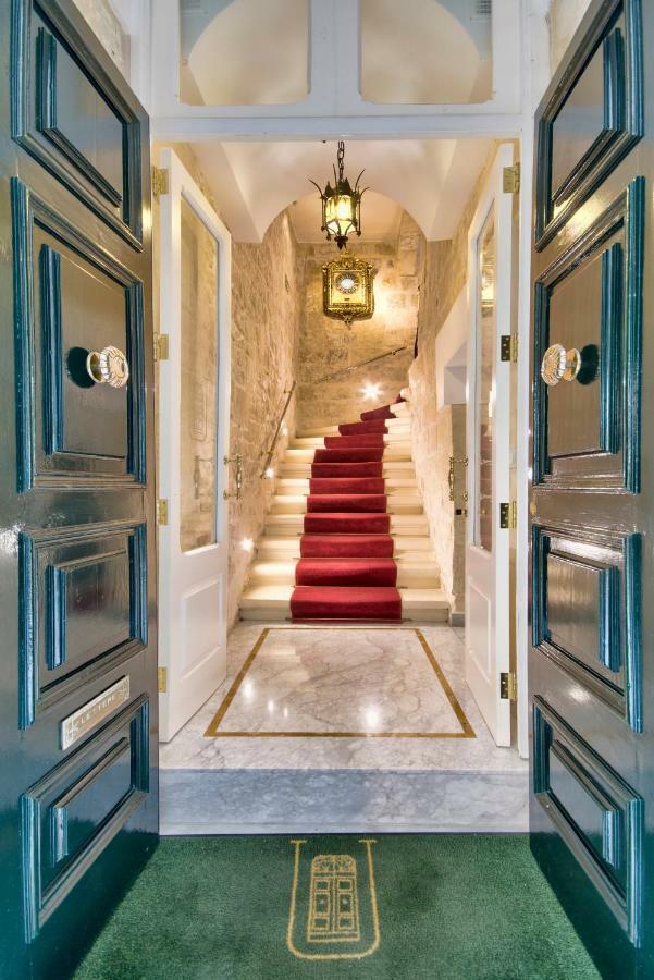 U Collection - A Luxury Collection Suites, Валета Екстериор снимка