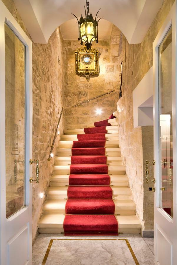 U Collection - A Luxury Collection Suites, Валета Екстериор снимка
