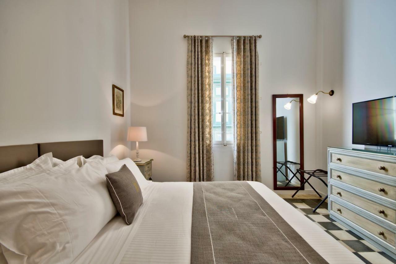 U Collection - A Luxury Collection Suites, Валета Екстериор снимка