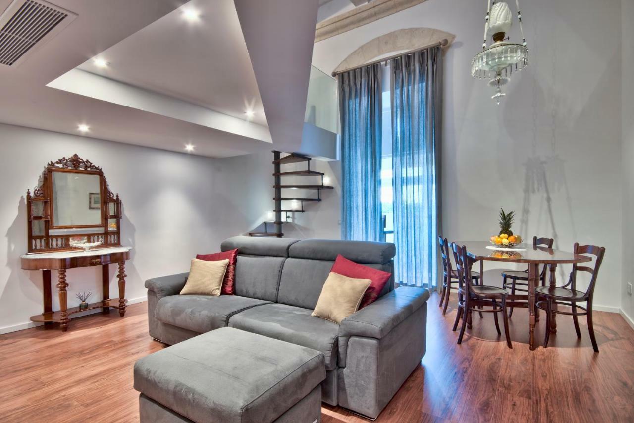 U Collection - A Luxury Collection Suites, Валета Екстериор снимка